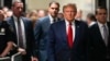 Trump dema ku gihîşt dadgeha Manhattan li New Yorkê (Sibat, 15, 2024). 