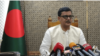 সাংবাদিকদের সঙ্গে নৌপরিবহন প্রতিমন্ত্রী খালিদ মাহমুদ চৌধুরী। ৯ এপ্রিল, ২০২৪।