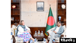 যুক্তরাজ্যের ভারত ও প্রশান্ত মহাসাগরীয় অঞ্চলবিষয়ক প্রতিমন্ত্রী অ্যান-মেরি ট্রেভেলিয়ানের সঙ্গে হাছান মাহমুদ।