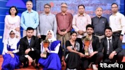 ঢাকার এফডিসিতে ডিবেট ফর ডেমোক্রেসি আয়োজিত বিতর্ক প্রতিযোগিতায় ড. আইনুন নিশাত। ২০ এপ্রিল, ২০২৪।