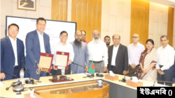 ইআরডি সচিব শাহরিয়ার কাদের সিদ্দিকী এবং এডিবি’র পক্ষে সংস্থার কান্ট্রি ডিরেক্টর এডিমন গিন্টিং ঋণ চুক্তিতে স্বাক্ষর করেন। ২০ এপ্রিল, ২০২৪।