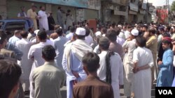 سوات کې د سکول په ګاډي د ډزو د پېښې ضد احتجاج شوی