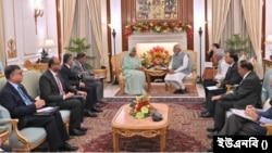  নয়াদিল্লির হায়দরাবাদ হাউসে বাংলাদেশের প্রধানমন্ত্রী শেখ হাসিনা এবং ভারতের প্রধানমন্ত্রী নরেন্দ্র মোদী