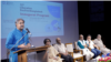 ঢাকার আগারগাঁওয়ে মুক্তিযুদ্ধ জাদুঘর মিলনায়তনে তথ্য ও সম্প্রচার প্রতিমন্ত্রী মোহাম্মদ আলী আরাফাত। ১৮ এপ্রিল, ২০২৪।