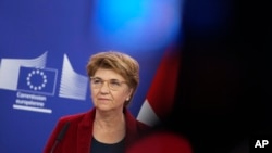 Президентка Швейцарії Віола Амхерд заявила, що "немає гарантій" успіху для Саміту миру, але "нічого не робити було б безвідповідально для стабільності Європи, а також для Швейцарії". AP Photo/Virginia Mayo