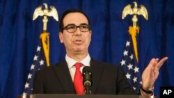 استیون منوشن وزیر دارایی آمریکا از صرف هزینه هنگفت از جیب شهروندان ایران، برای تامین مالی برنامه موشکی جمهوری اسلامی انتقاد کرد.