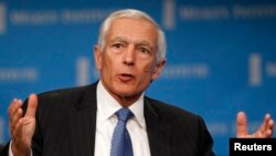 "Дії Росії в Україні ще більше ускладнили ситуацію (у відносинах Косова та Сербії - ред.)", - зазначив американський генерал у відставці Веслі Кларк. Фото: REUTERS/Lucy Nicholson