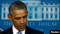Presiden AS Barack Obama menyampaikan pernyataannya di Gedung Putih (23/4) mengenai tewasnya dua sandera dalam operasi kontra-terorisme oleh AS di perbatasan Afghanistan dan Pakistan.