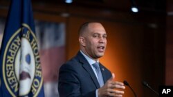 Лідер демократів в Палаті представників Конгресу США Гакім Джеффріс звинуватив деяких законодавців від Республіканської партії в підтримці пропутінської політики