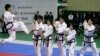 지난 2007년 4월 방한한 북한 태권도 시범단이 천안에서 태권도 시범을 보이고 있다. (자료사진)