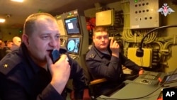 Офіцери у пункті управління фрегату ВМФ Росії "Адмірал Горшков", який має на озброєнні гіперзвукові ракети "Циркон". Прес-служба Міноборони РФ через AP