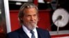 ARCHIVO - Jeff Bridges, posa en el estreno de "Only the Brave" en Los Ángeles, California, Estados Unidos, el 8 de octubre de 2017.