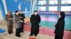 김정은 북한 국무위원장이 강원도에 있는 '12월6일 소년단야영소'를 현지시찰하는 모습을 북한 관영 조선중앙통신이 지난달 7일 공개했다.