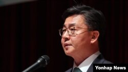 홍용표 한국 통일부 장관. (자료사진)