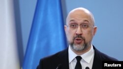 Прем’єр-міністр України Денис Шмигаль під час спільної пресконференція з прем’єр-міністром Польщі Дональдом Туском (без фото) у Варшаві, 28 березня 2024 року. (Фото: REUTERS/Kacper Pempel)