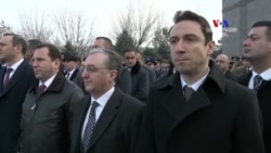 Բարձրաստիճան պաշտոնյաներն այցելեցին Եռաբլուր․ Հունվարի 28-ը Հայոց բանակի օրն է
