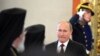 Росія - Путін під час зустрічі з православними лідерами в Кремлі, Москва, 25 липня 2013 року