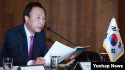 30일 서울에서 열린 제13차 '북한자유이주민인권을 위한 국제의원연맹(IPCNKR)' 총회에서 상임공동의장인 홍일표 의원이 개회사를 하고 있다.