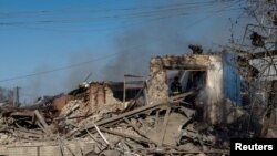 Наслідки російських авіаударів у селі Липці Харківської області, 10 квітня 2024 року. REUTERS/Volodymyr Pavlov