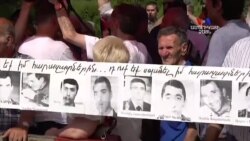 Թեժ դատական նիստ և «Քոչարյան հերոս», «Քոչարյան մարդասպան»՝ բարիկադներ դահլիճից դուրս