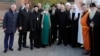 Владимир Путин, патриарх Кирилл и лидеры других религиозных конфессий после возложения цветов к памятнику Кузьме Минину и Дмитрию Пожарскому на Красной площади. Москва. 4 ноября 2019 г.